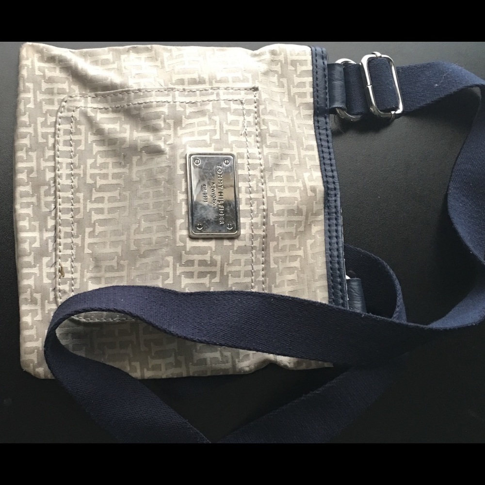 Purses - Picture 3 of 6